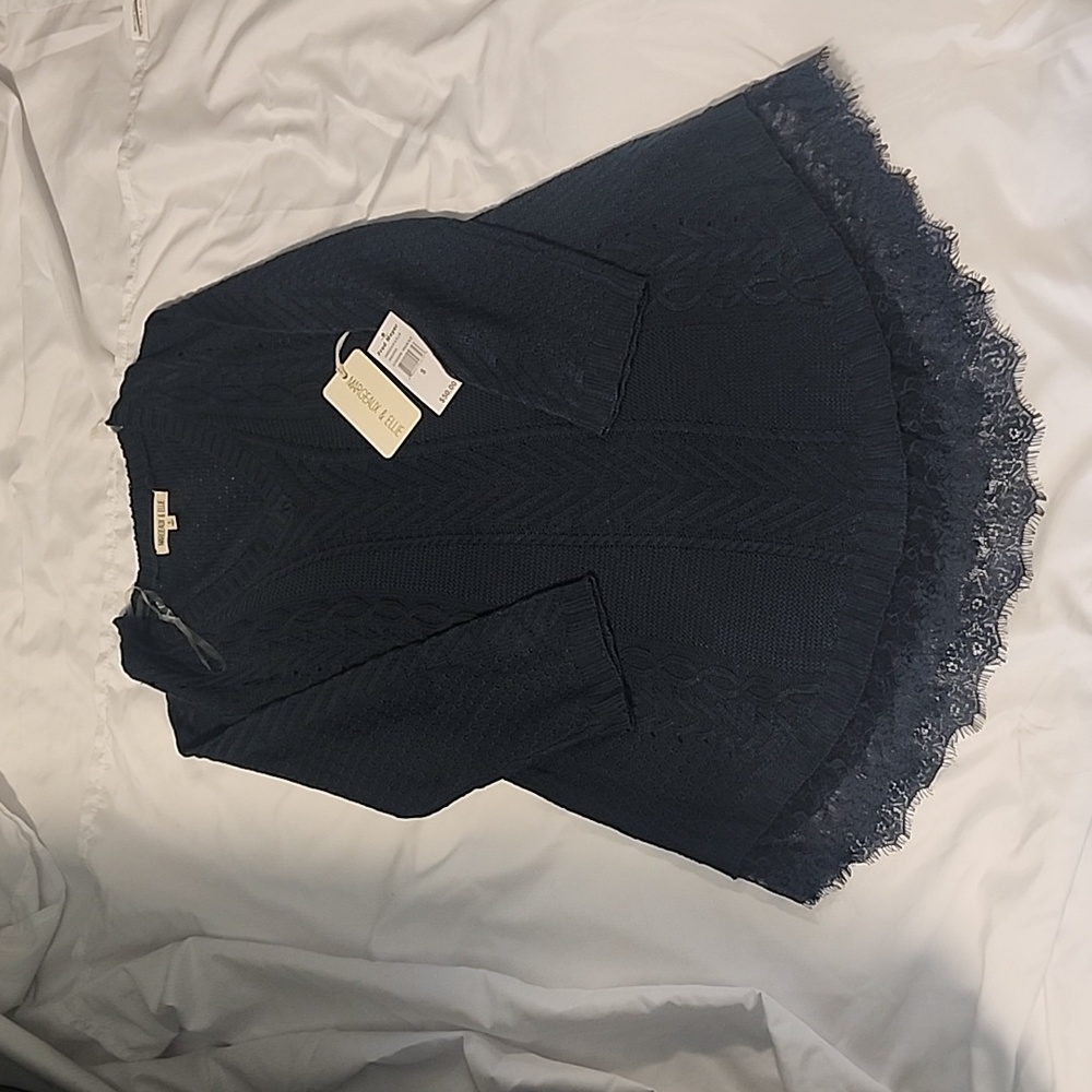 Lightweight 3/4 sleeve top